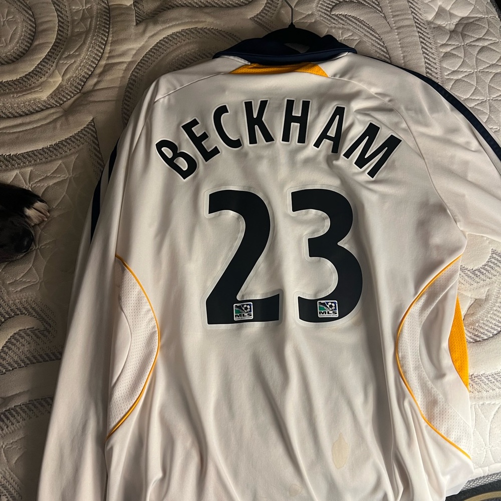 Men’s Adidas Medium long sleeve David Beckham LA galaxy jersey.